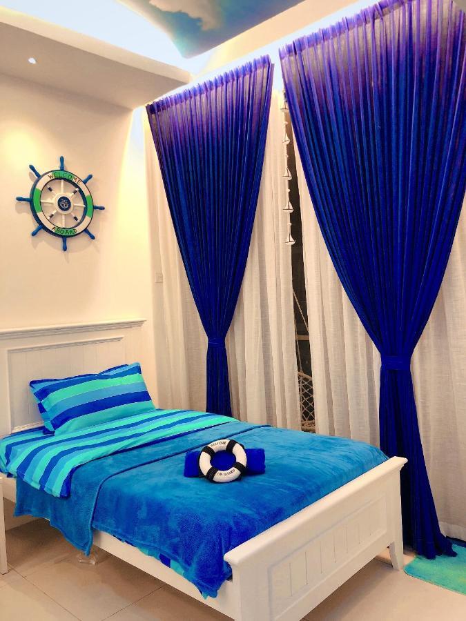 Cat City Mediterranean Theme City&Pool View Homestay 貓城地中海主題城市泳池風景民宿 Κουτσίνγκ Εξωτερικό φωτογραφία
